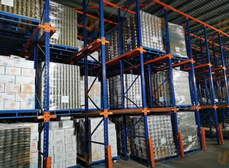 某大型食品行（háng）業（yè）貫通（tōng）貨架（jià）訂製案例展（zhǎn）示